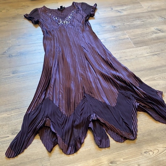 S.L. Fashions Knife Pleat Crisp A-Line V-Neck MIDI Dress w/ Handkerchief Hem - Picture 2 of 9